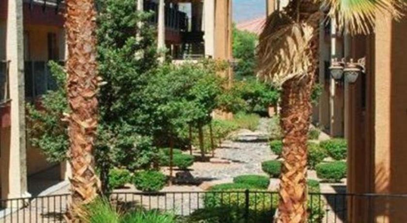 Hotel Nellis At Main Gate 2*